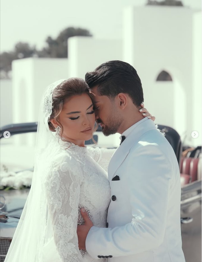 Bride and groom wedding styling